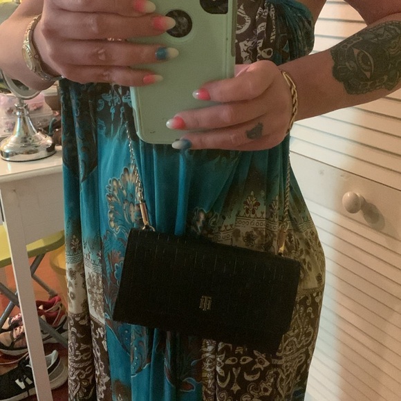 Tommy Hilfiger wallet/crossbody nwot - Picture 3 of 8